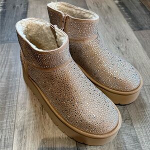 Wild Fable Glittery Tan Ankle Boots